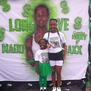 Meet your Posher, Dionne